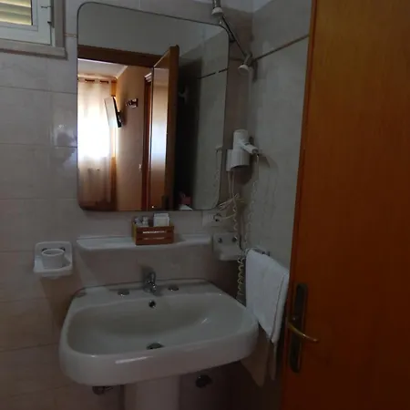 Calypso Hotel 3*